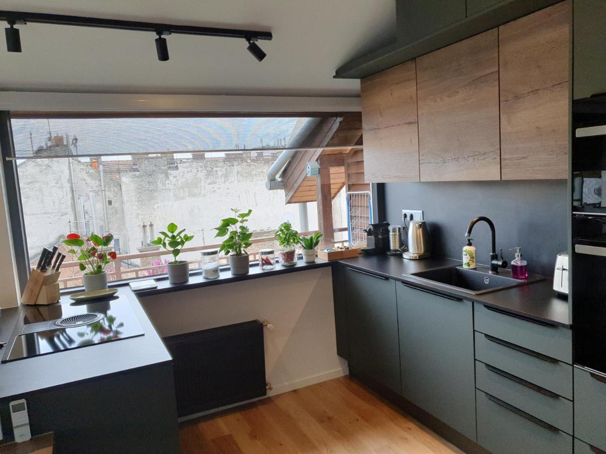 Modern Top Floor Loft With Balcony Budapest Extérieur photo
