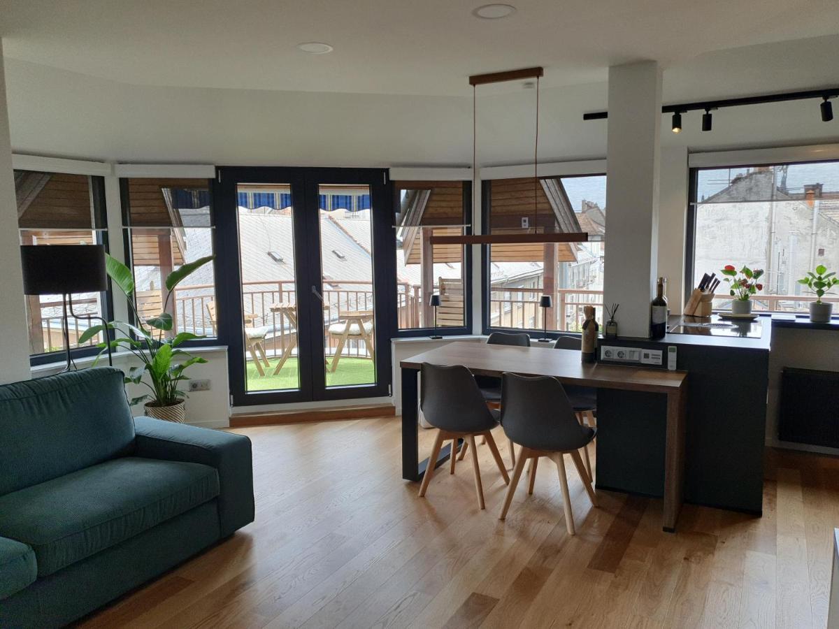 Modern Top Floor Loft With Balcony Budapest Extérieur photo
