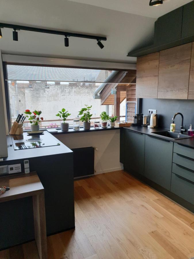 Modern Top Floor Loft With Balcony Budapest Extérieur photo